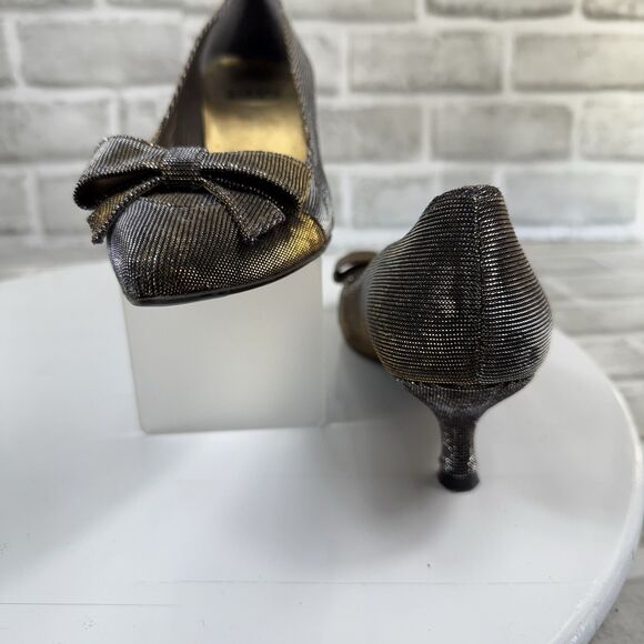 Stuart Weitzman Women's Size 6 Metallic Sparkle Fabric Bow Pump Kitten Heels - Picture 10 of 10